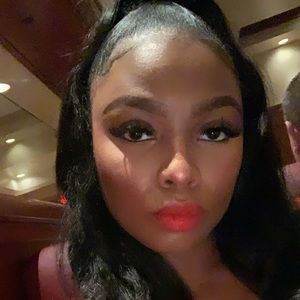 Meet your Posher, Briana